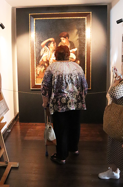 Kadr z&nbsp;otwarcia "Galerii dwóch obrazów"