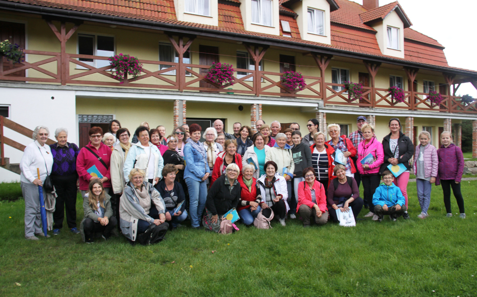 Uczestnicy wyprawy po powiecie sławieńskim „Rozsmakowani w&nbsp;odziedziczonym krajobrazie” EDD 2017