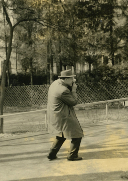 Mieszkańcy Darłowa fotografują Ustkę, a z&nbsp;Ustki wykonują fotografie w&nbsp;Darłowie – to podstawowa zasada konkursu ogłoszonego przez Towarzystwo Przyjaciół Ziemi Darłowskiej i&nbsp;Towarzystwo Przyjaciół Ustki.  Celem Konkursu jest promowanie walorów obu miast, rozwijanie wrażliwości artystycznej, zarejestrowanie obrazów miast Darłowa i&nbsp;Ustki oczami mieszkańców miast partnerskich. Tematyka prac dowolna, ale związana odpowiednio z&nbsp;Ustką lub Darłowem.  Zgłoszenie fotografii do konkursu odbywa się poprzez przesłanie wykona-nego zdjęcia na papierze fotograficznym, co najmniej w&nbsp;formacie A3 (420 na 297 mm) oraz pliku w&nbsp;formie elektronicznej o&nbsp;dokładności minimum 4 Mb na adresy: – mieszkańcy Darłowa wysyłają lub przekazują wykonane przez siebie zdjęcia do Towarzystwa Przyjaciół Ziemi Darłowskiej, 76-150 Darłowo, ul. Królowej Jadwigi 3 oraz elektronicznie na adres leszekwalkiewicz@interia.pl – mieszkańcy Ustki wysyłają lub przekazują wykonane zdjęcia na adres Towarzystwo Przyjaciół Ustki, 76-270 Ustka, ul. Marynarki Polskiej 62 A, lub osobiście (siedziba TPU znajduje się w&nbsp;Muzeum Ziemi Usteckiej) tel. (59) 81433 02, Prezes tel. kom. 509 209 850 oraz elektronicznie na adres: jaskulaustka@wp.pl  Uczestnik może zgłosić do konkursu maksymalnie 3 zdjęcia. Zgłoszenia prac będą przyjmowane do 16 października 2022 r. Technika prac jest dowolna.  Szczegółowy regulamin konkursu dostępny jest na stronie internetowej Urzędu Miejskiego w&nbsp;Darłowie i&nbsp;Darłowskiego Ośrodka Kultury im. Leopolda Tyrmanda oraz Muzeum w&nbsp;Zamku Książąt Pomorskich w&nbsp;Darłowie, Urzędu Miasta Ustka i&nbsp;Towarzystwa Przyjaciół Ustki i&nbsp;Miejskiego Domu Kultury w&nbsp;Ustce. Honorowy patronat nad konkursem objęli Arkadiusz Klimowicz – burmistrz Miasta Darłowa i&nbsp;Jacek Maniszewski – burmistrz Miasta Ustka.